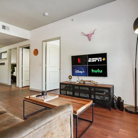 Apartament Stylish 4Br With Smart Tv And Free Garage Parking Austin Zewnętrze zdjęcie